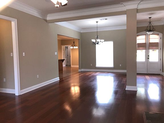 View of dining rm / entry