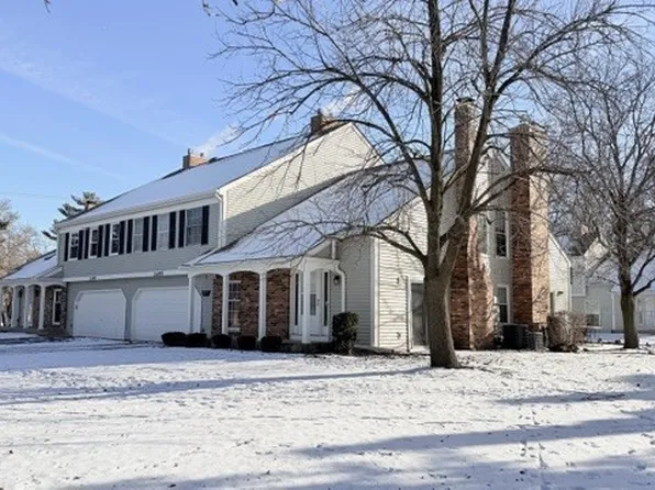 2S705 Timber Dr, Warrenville, IL 60555