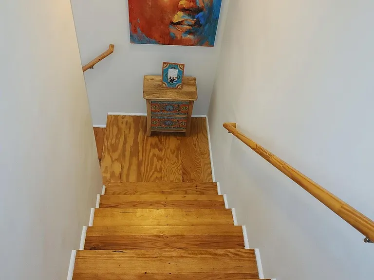 122 E 9th St #1 — Photo 5