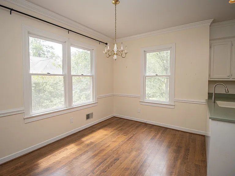 2220 Montclair Dr — Photo 12