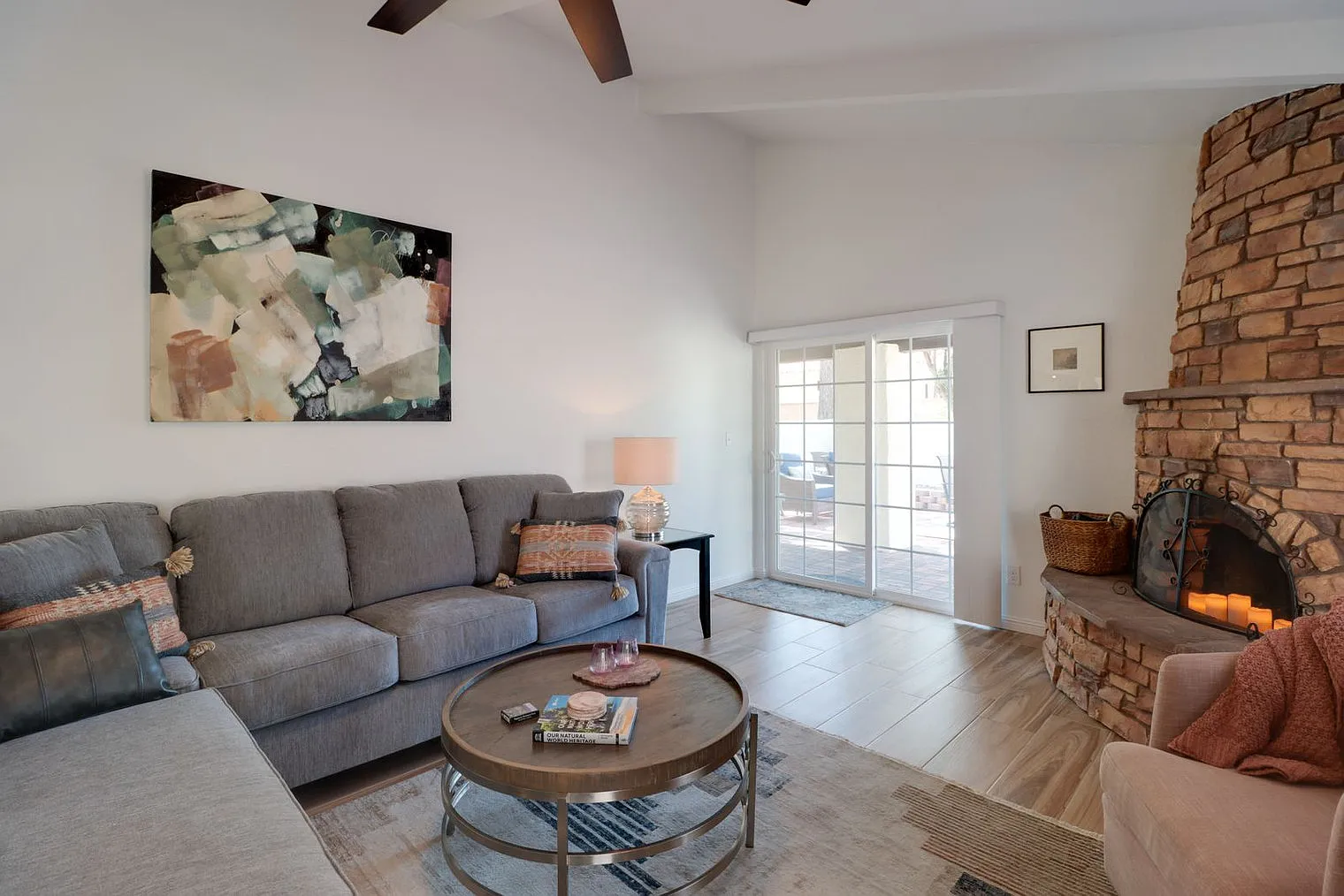2 bed, 2.0 bath, 1614 sqft, $2,871 — Photo 2