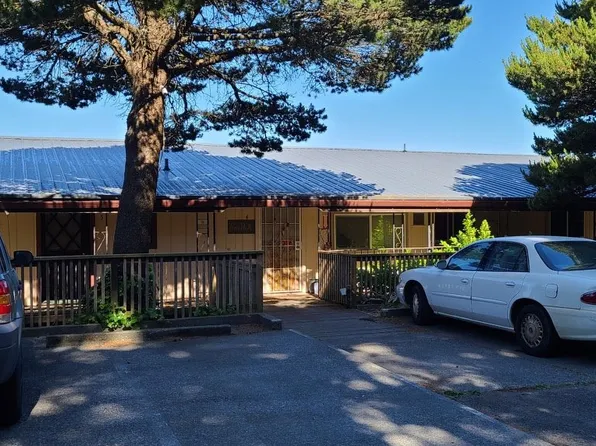 29696 Shore Pine Ln, Gold Beach, OR 97444