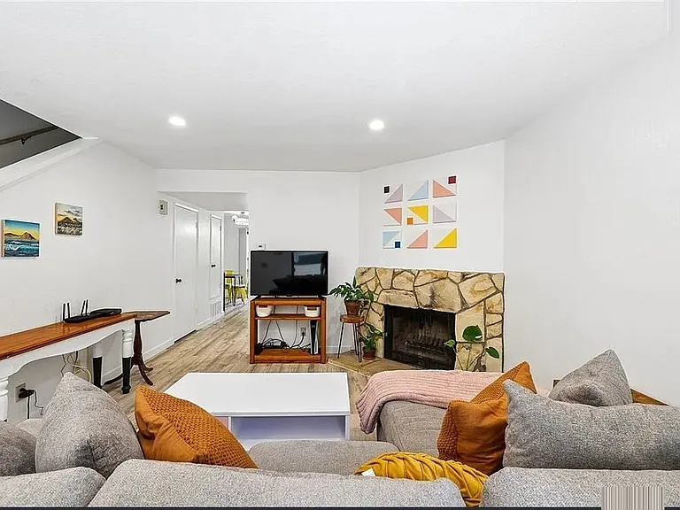 3335 Broad St — Photo 5