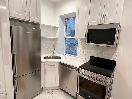 Rented by J PRESTON AND ASSOCIATES INC | media 23