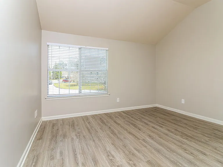 414 Hidden Creek Ct — Photo 15