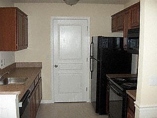 3rd image of 24011 Vance Ave #1