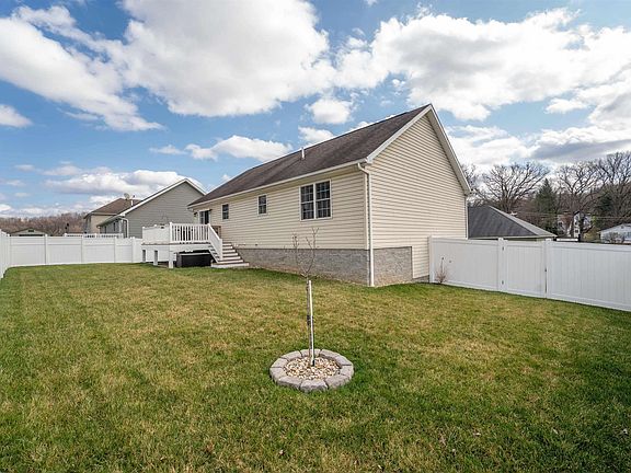 3rd image of 1103 Bailey Cir