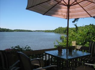 464 Monponsett St, Halifax, MA 02338