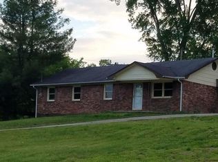 9 Traylor Rd, Irvine, KY 40336