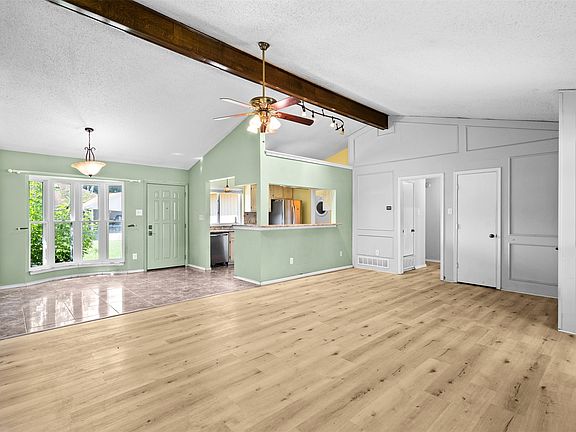 5th image of 910 Green Canyon Dr