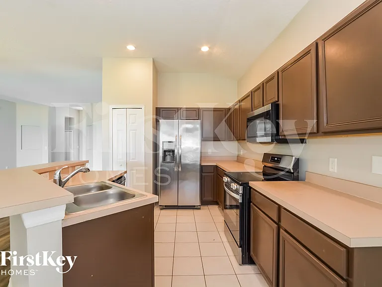 14330 Estrella Dr — Photo 5