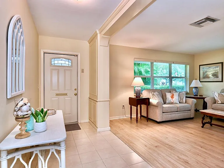 129 Alhambra Pl — Photo 8