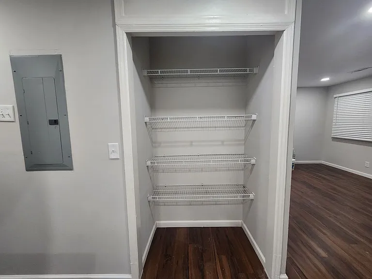 2939 Gleason Ave — Photo 9