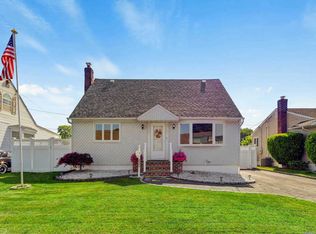 4065 Maywood Dr, Seaford, NY 11783