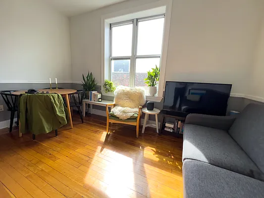 Rented by Denise Rosenblum, LREB | media 7