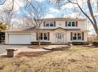 1646 Indian Knoll Rd, Naperville, IL 60565