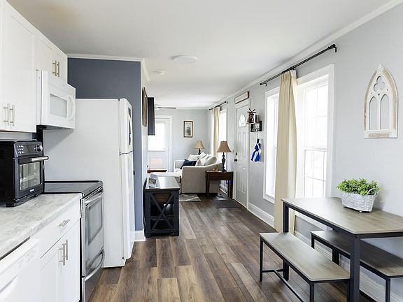 4th image of 406 Jenkins Rd