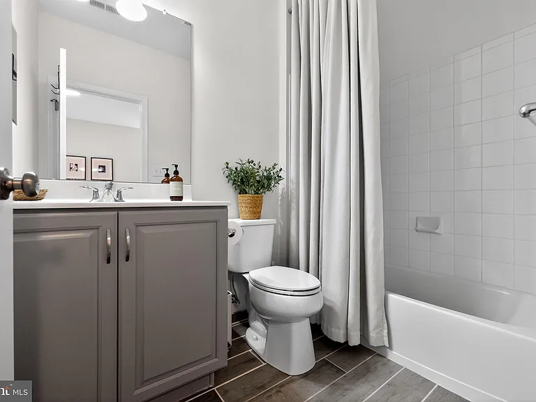 1036 Matthew Way — Photo 38