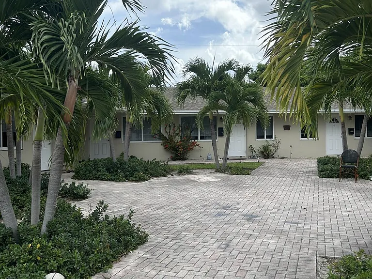 1440 Miami Rd #9 — Photo 2