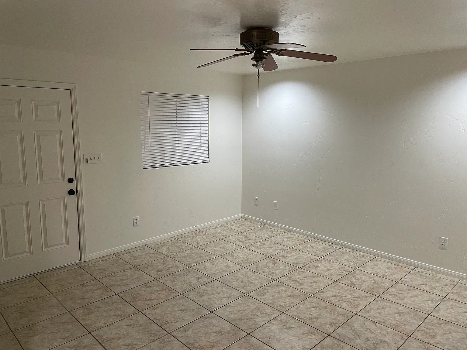 6 bed, 2784 sqft, $6,500 — Photo 4