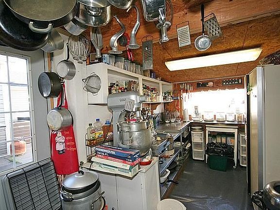 Country Kitchen off Game Room