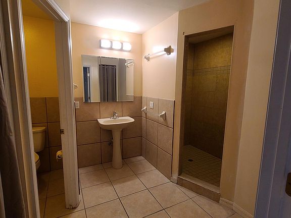 4th image of 360 S Lakeview Dr APT 5
