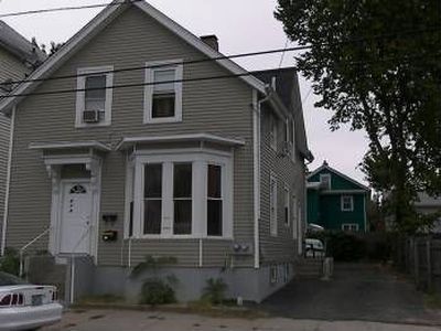 819 Potters Ave, Providence, RI, 02907