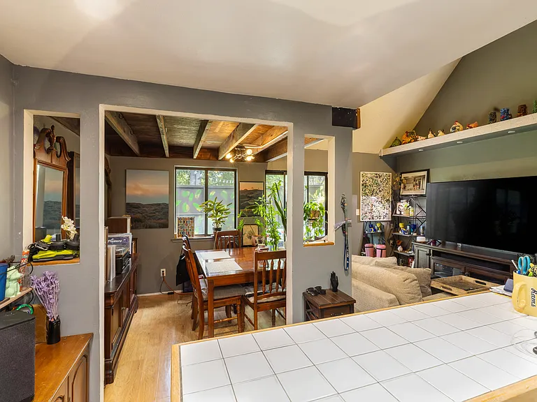 411 E Foothill Blvd #3 — Photo 4