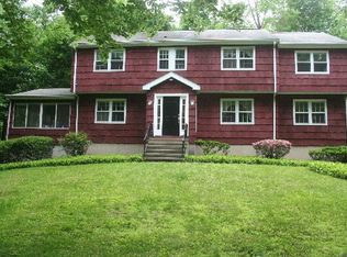 831 New Norwalk Rd #A, New Canaan, CT 06840