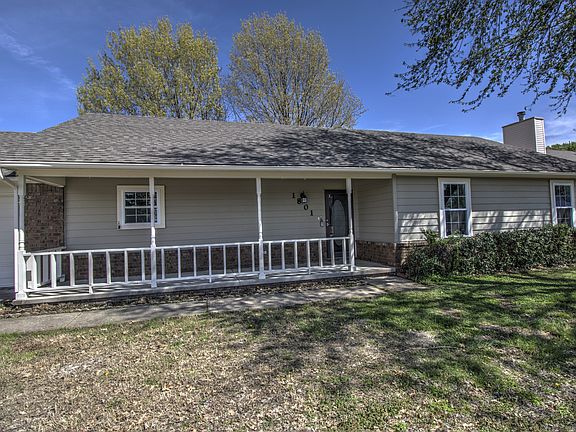 3rd image of 1801 S Oklahoma St