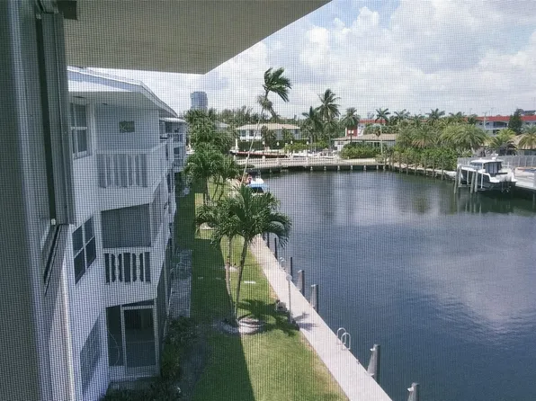 460 Paradise Isle Boulevard #301, Hallandale Beach, FL 33009