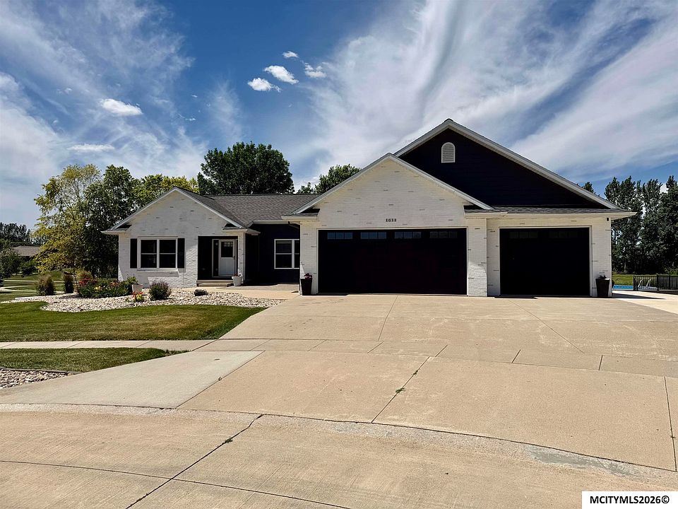 1st image of 1611 Willow Pl