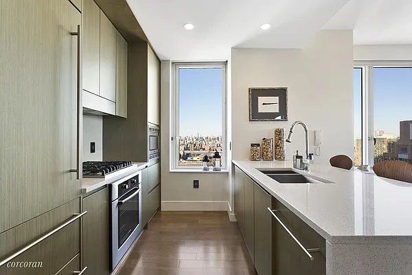 Sold by Corcoran | media 21