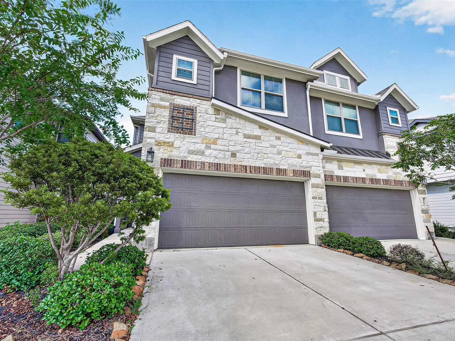 3 bed, 2.5 bath, 2037 sqft, $1,950 — Photo 3
