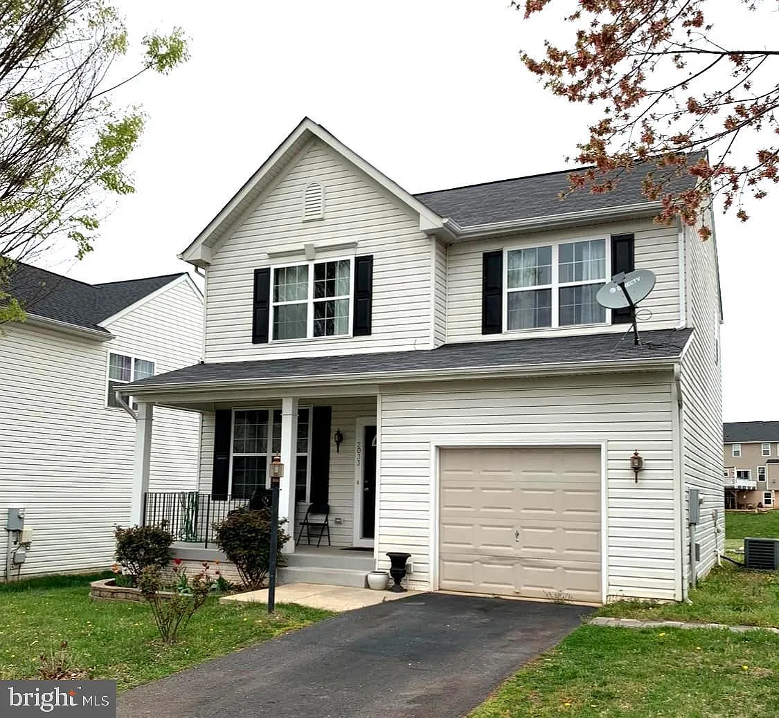 2033 Gold Finch Dr photo 1
