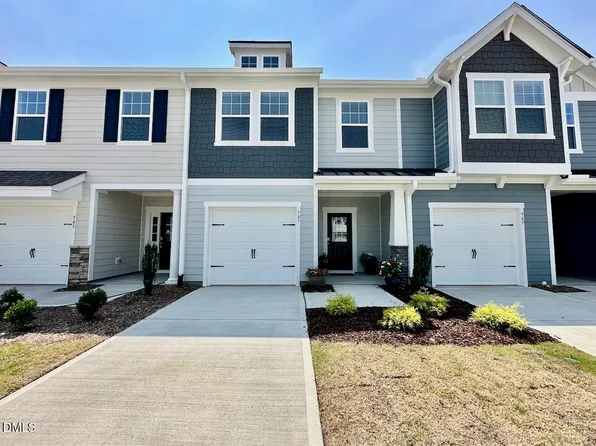 947 Kensley Grove Ln, Fuquay Varina, NC