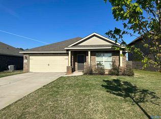 306 Willow Bank Cir, Decatur, AL 35603