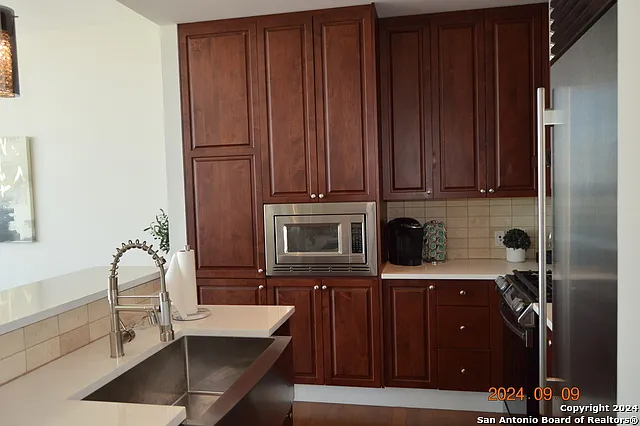 610 E Market St #2803 — Photo 14