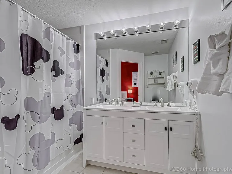 Silver Palm Dr — Photo 20