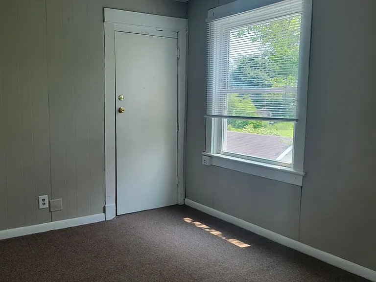 205 E Willard St — Photo 5