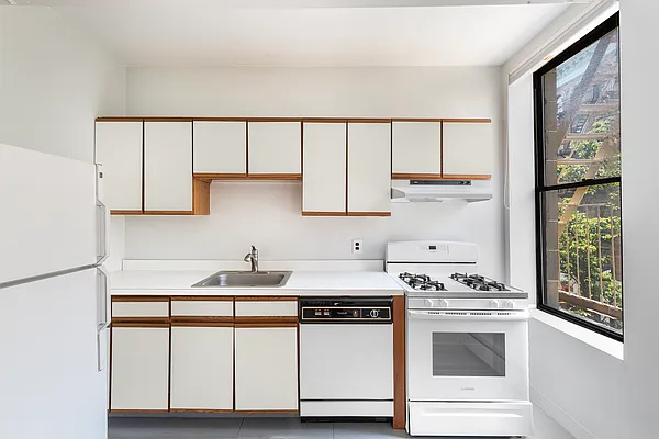 Rented by Compass | media 4