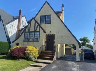 58 Orleans Rd, Valley Stream, NY 11581