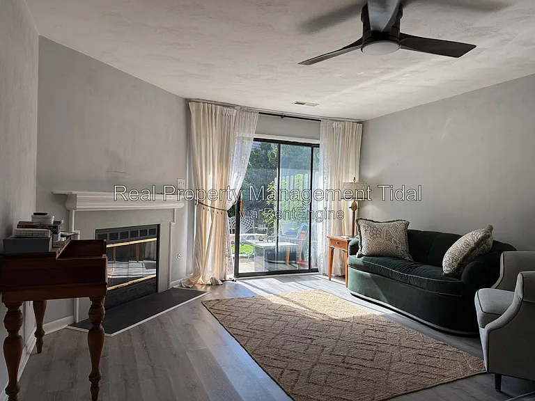 1006 Hanson Way — Photo 6