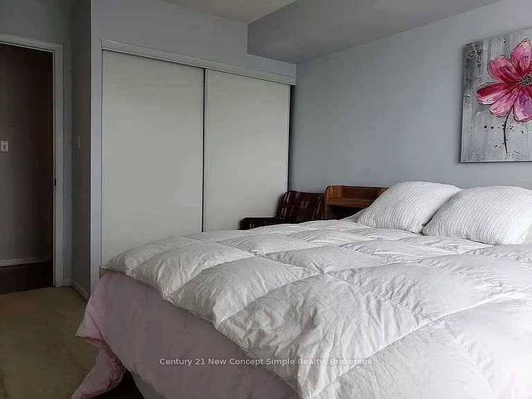 51 Baffin Ct #716 — Photo 8
