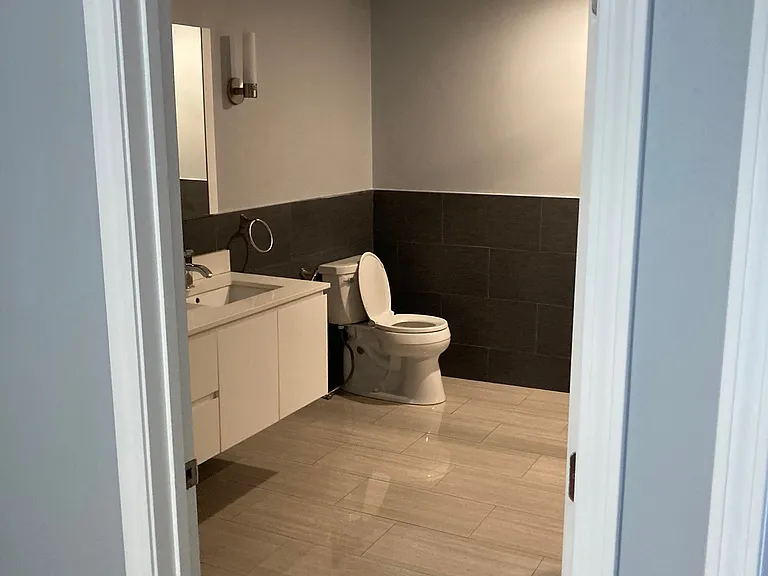 14 Aberdeen Ave #B1 — Photo 10