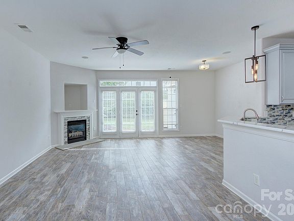 5th image of 6042 Black Heath Dr