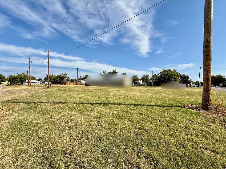 2nd image of 233 W 6th St Lot 17 & 18