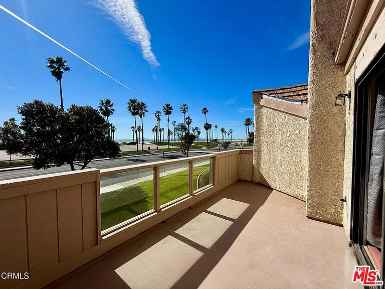 574 Island View Cir — Photo 18