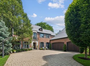 811 Lenox Rd, Glenview, IL 60025