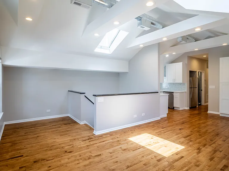 1063 N Wood St #PENTHOUSE — Photo 4